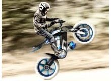Yamaha показала концепт мотоцикла с водяным приводом Yamaha показала концепт мотоцикла с водяным приводом